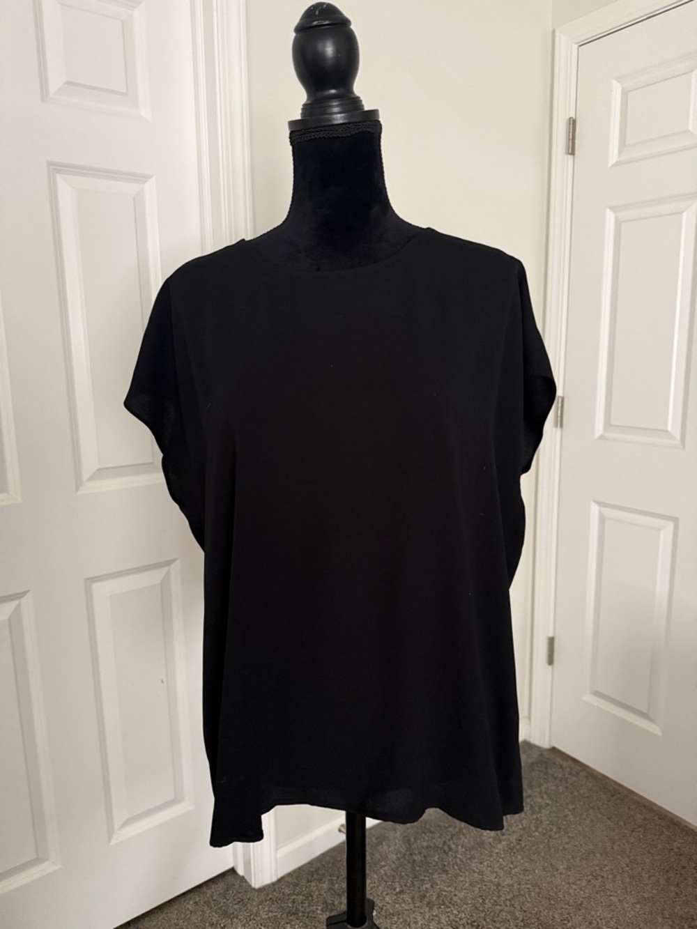 Halogen Black Crewneck Short Sleeve Blouse